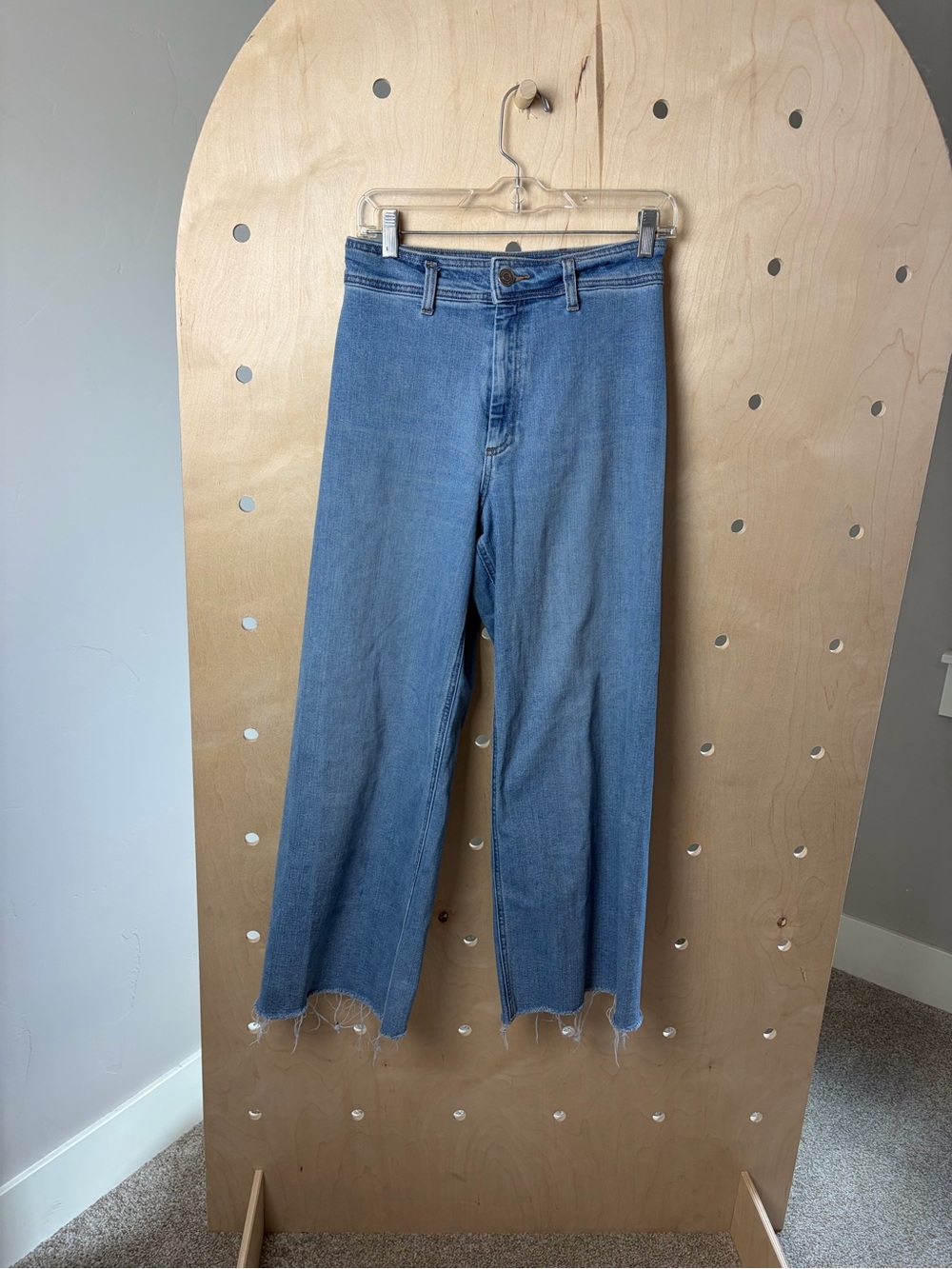 Zara High Rise Wide Leg Frayed Hem Cropped Jeans – Women’s US 8 - Picture 2 of 5